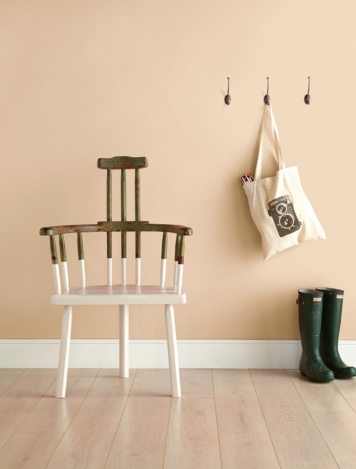 Soft Cream Matt Standard Emulsion Crown Paints