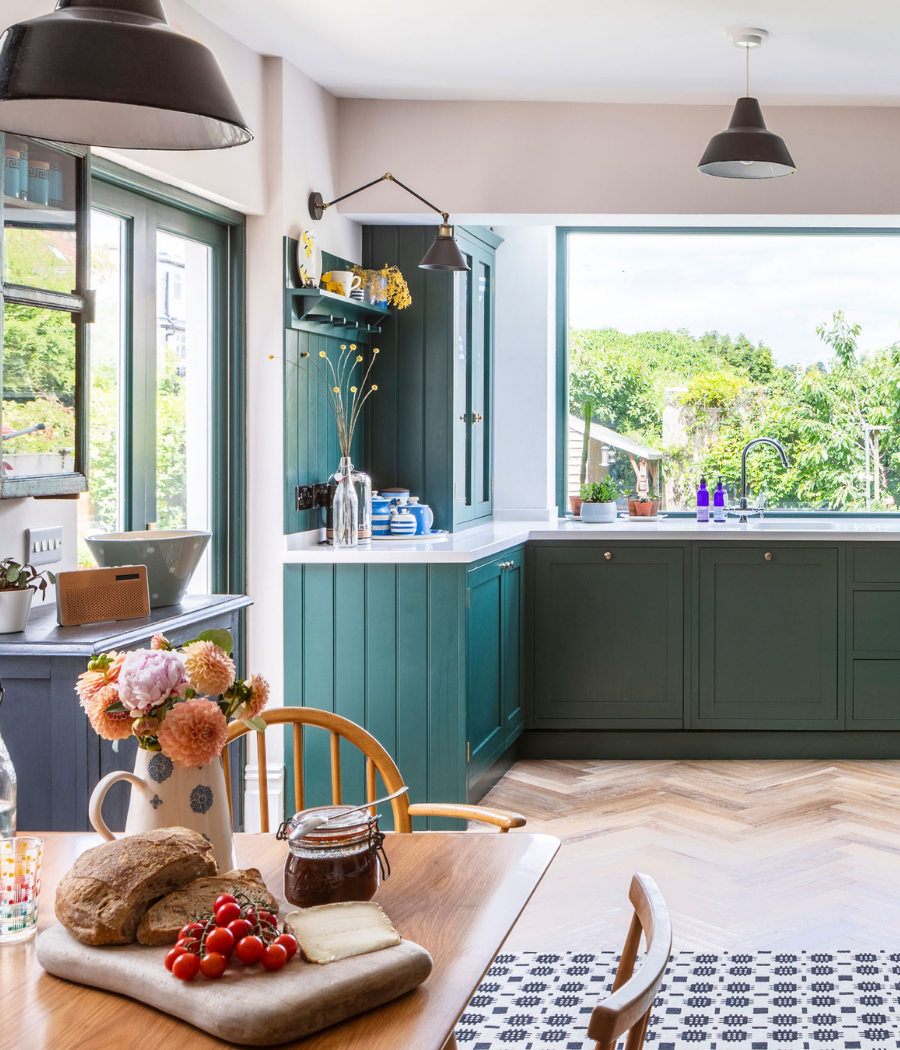 Five kitchen trends for 2022 | Crown Paints
